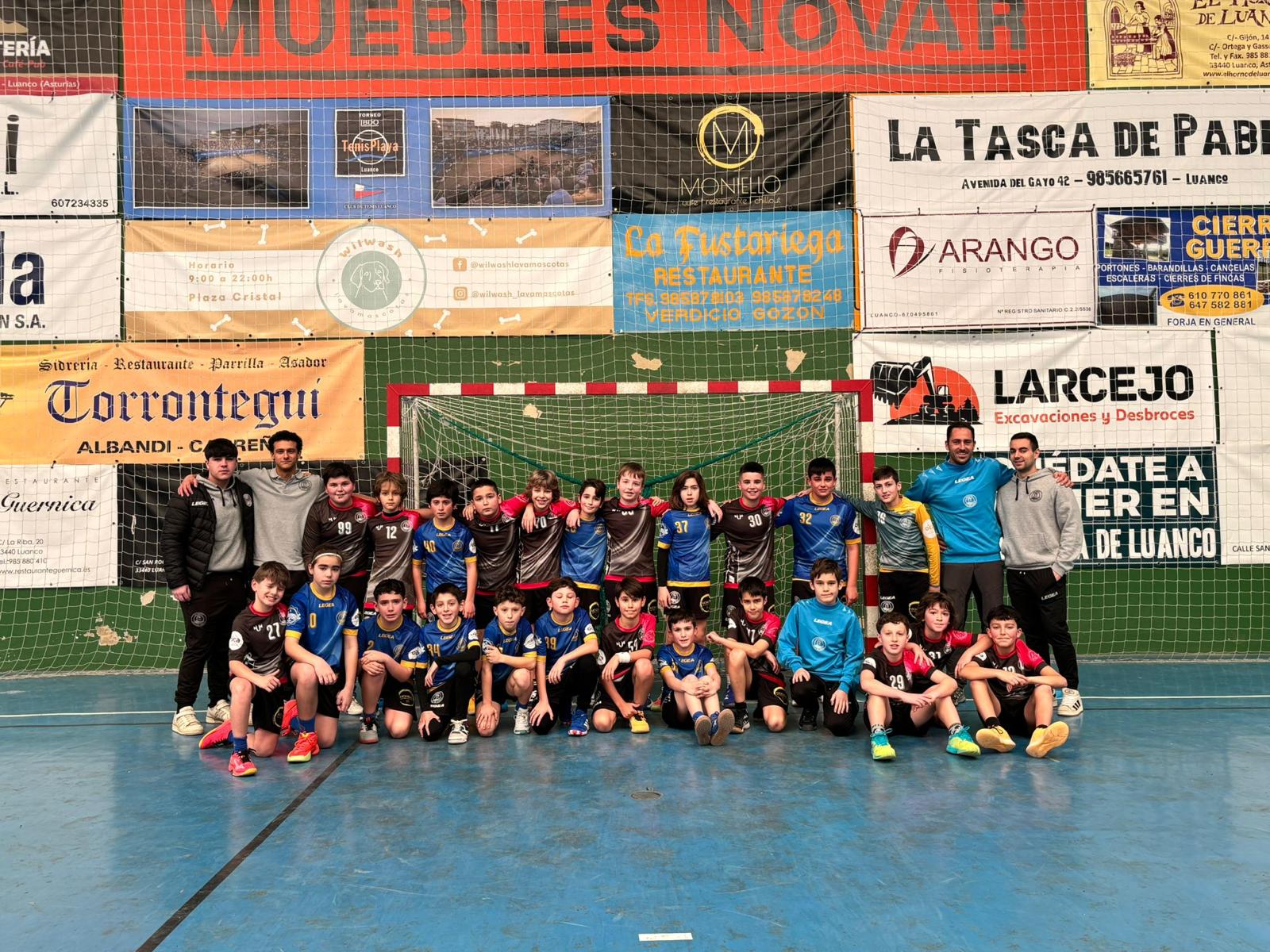 LOS DOS EQUIPOS DE CATEGORÍA ALEVÍN DEL VILLA DE LUANCO GANAN EN LA IDA DE CUARTOS DE FINAL